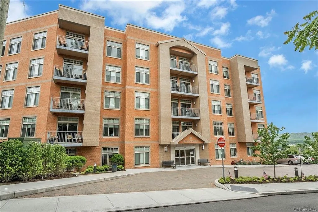 40 Jackson Ave - Luxury 55+ Community – photo 2