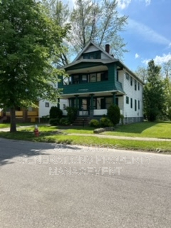 2812 E 117th St – photo 1