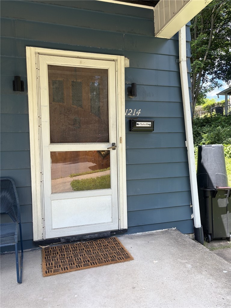 1214 Goe Ave – photo 3