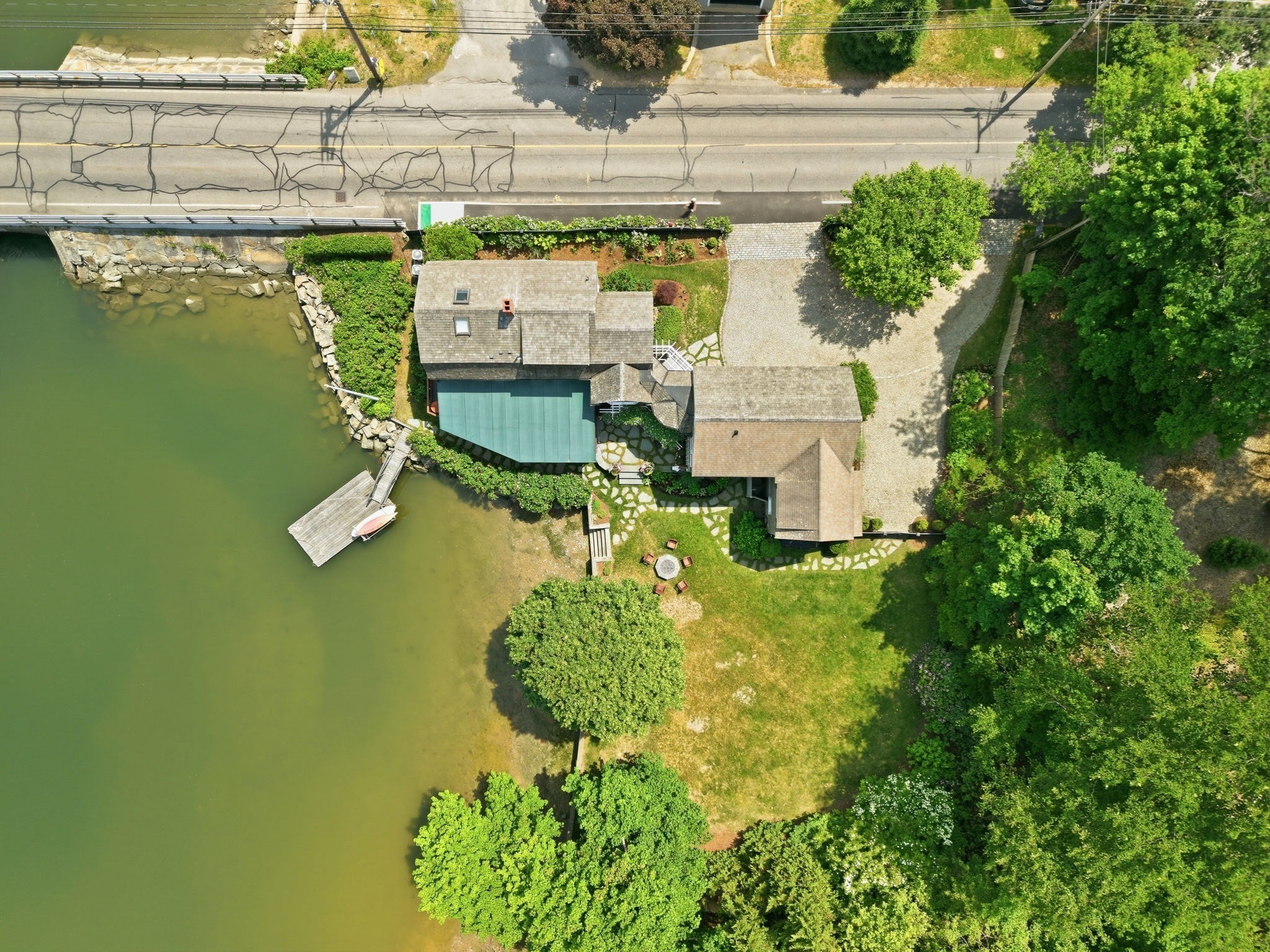 644 Washington St – photo 3