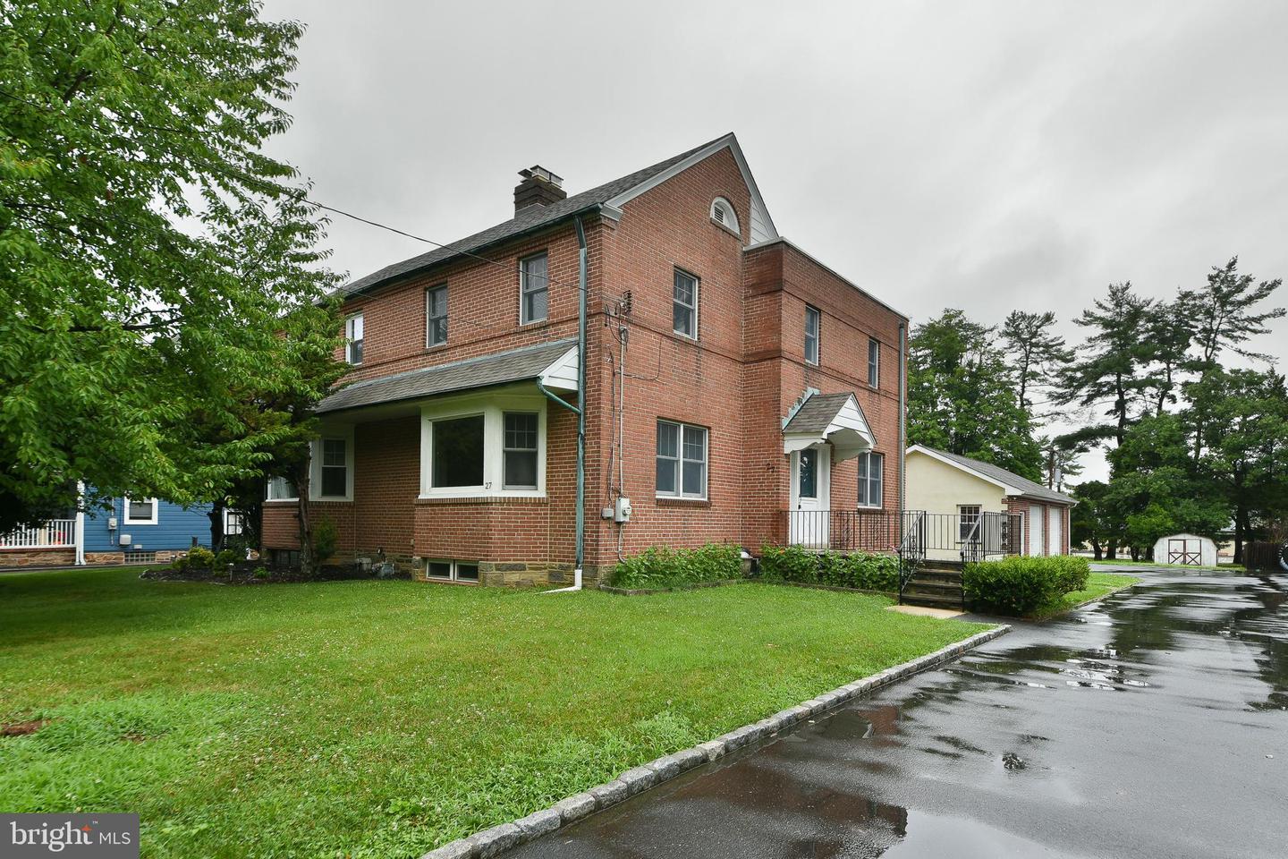 27 Bysher Ave – photo 2