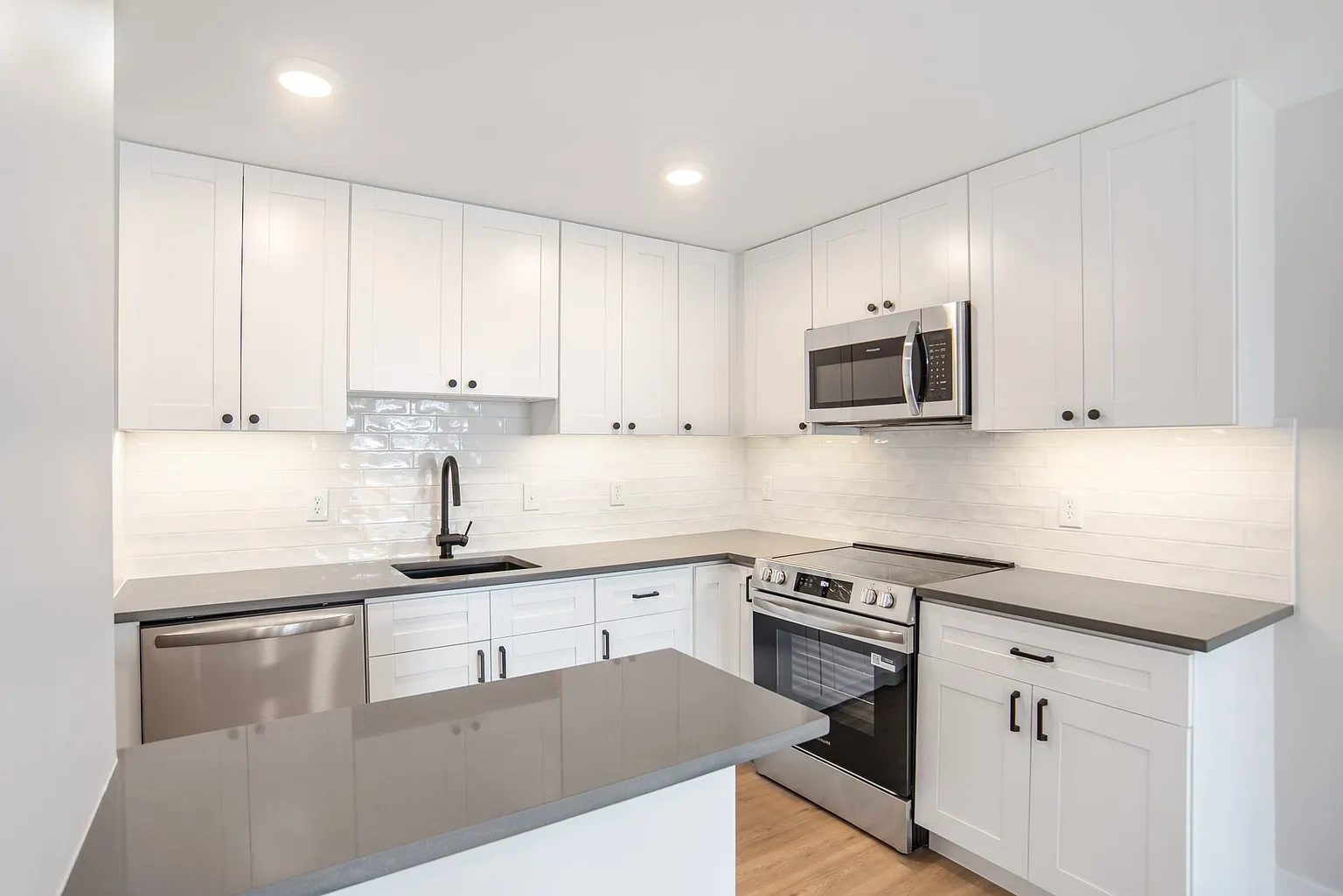 Connecticut House Apartments – photo 3