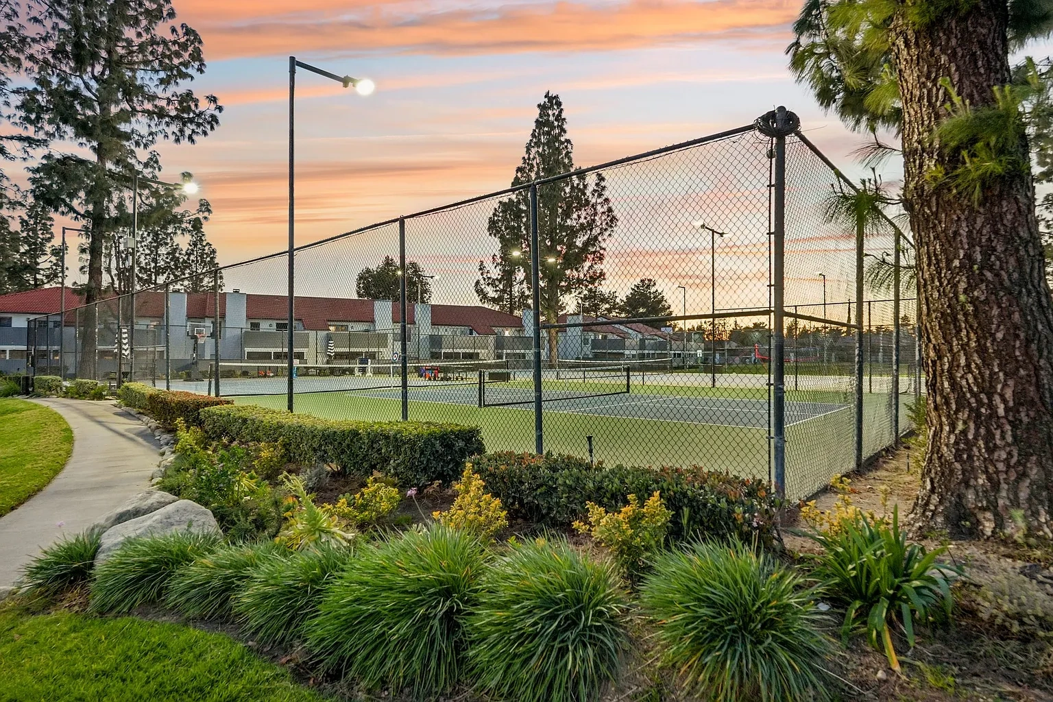 The Beverly Apartment Homes – photo 5