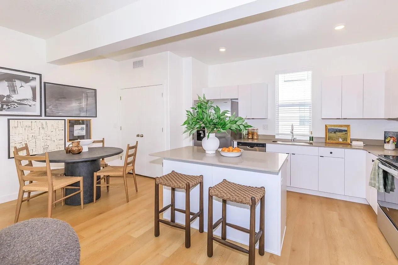 Crescent Townhomes – photo 3