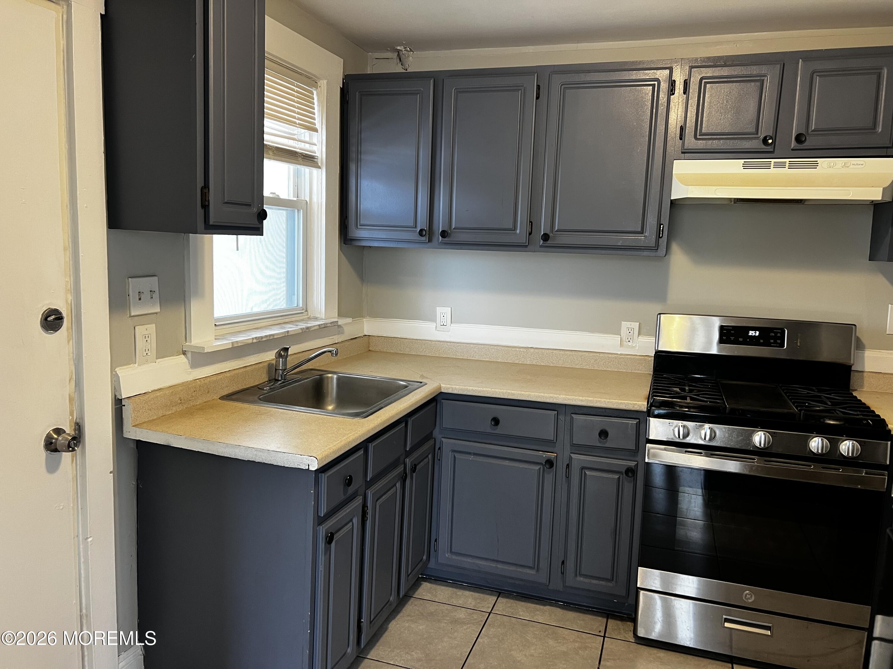 1221 9th Ave unit 3 – photo 1