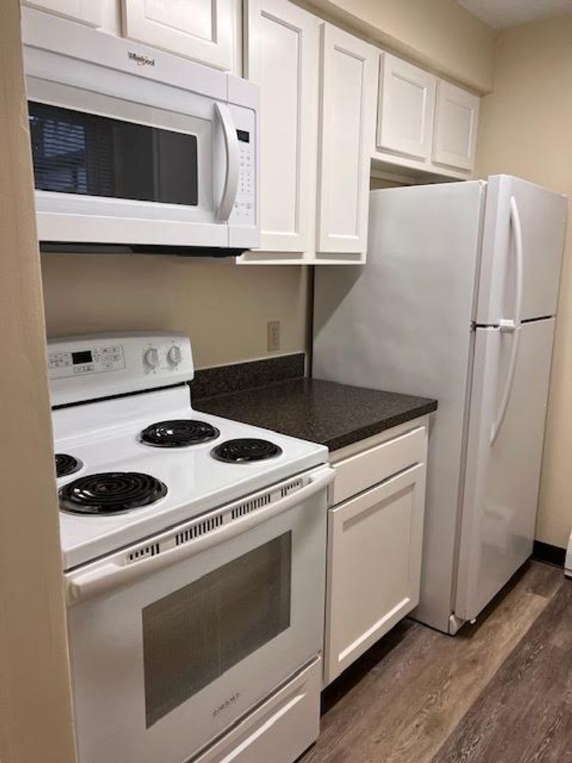 243 Churchill Hubbard Rd unit 243 Churchill Rd. Apt. 1 – photo 2