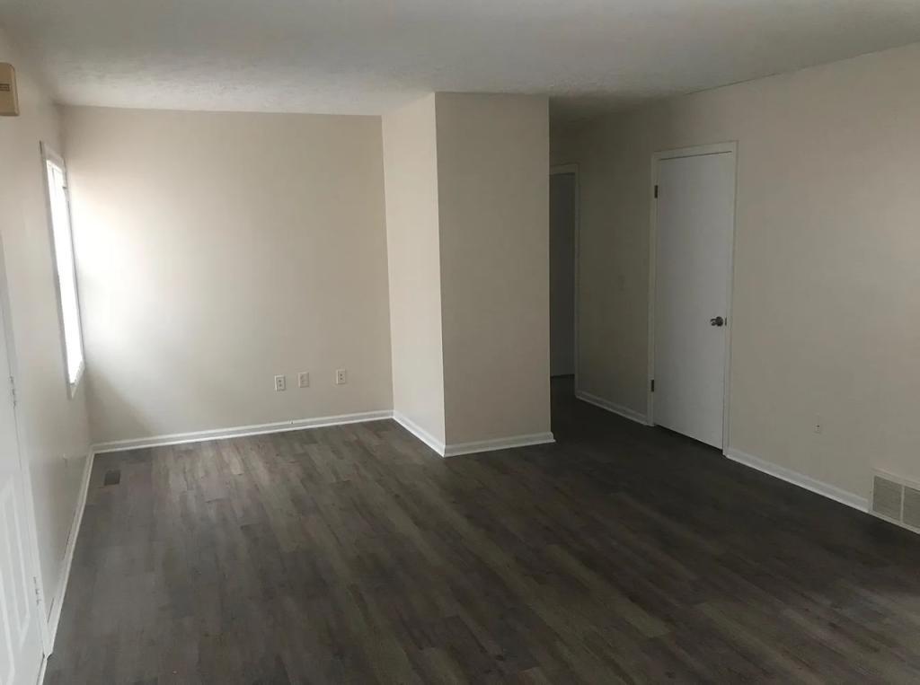 830 Colony Ct – photo 2