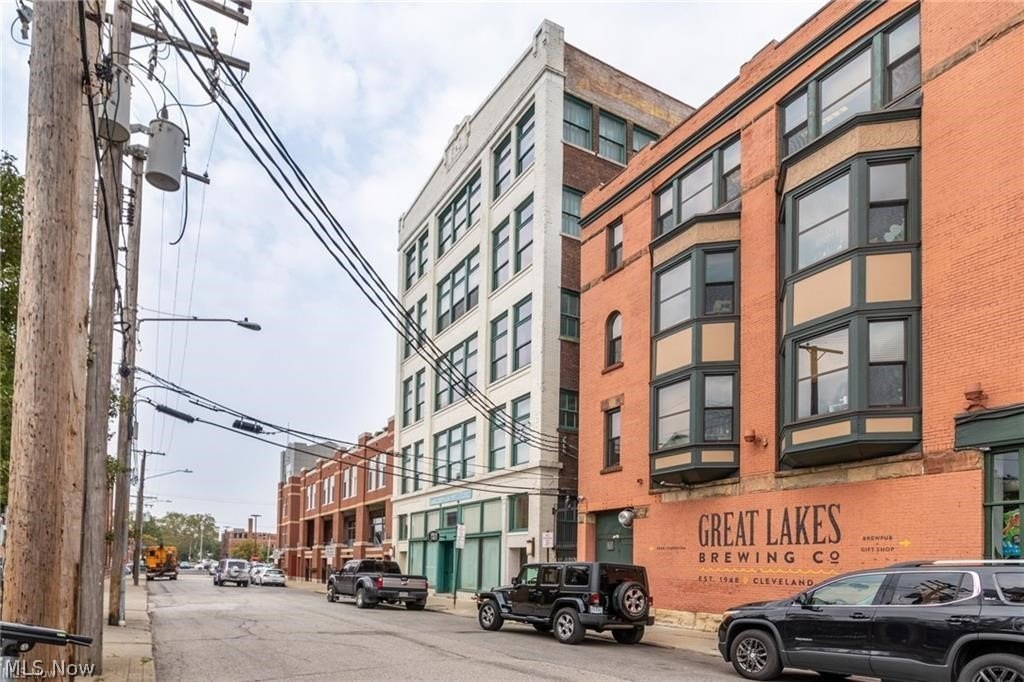 1951 W 26th St #316 – photo 2