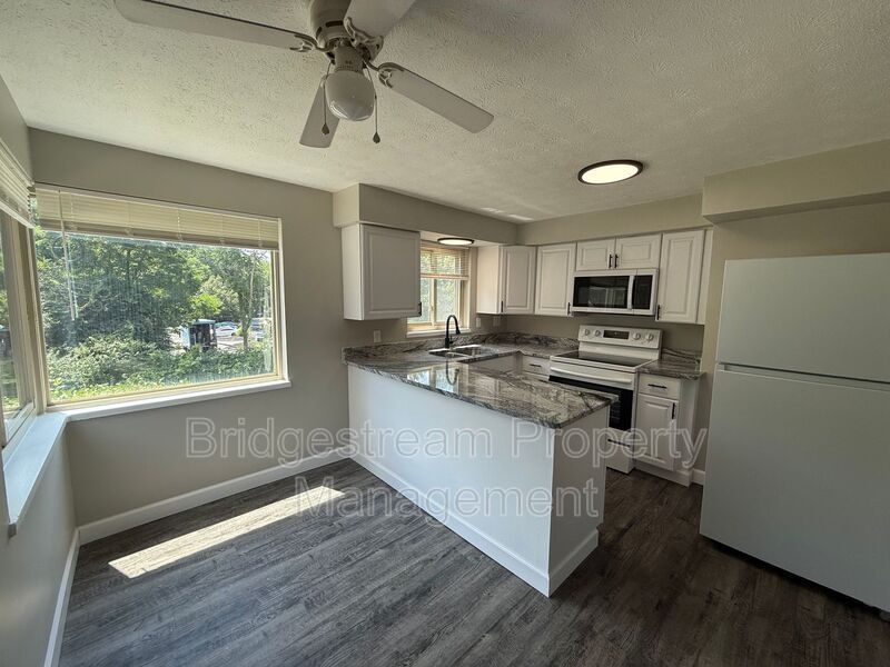 1233 Lytle Ln unit 2 – photo 1