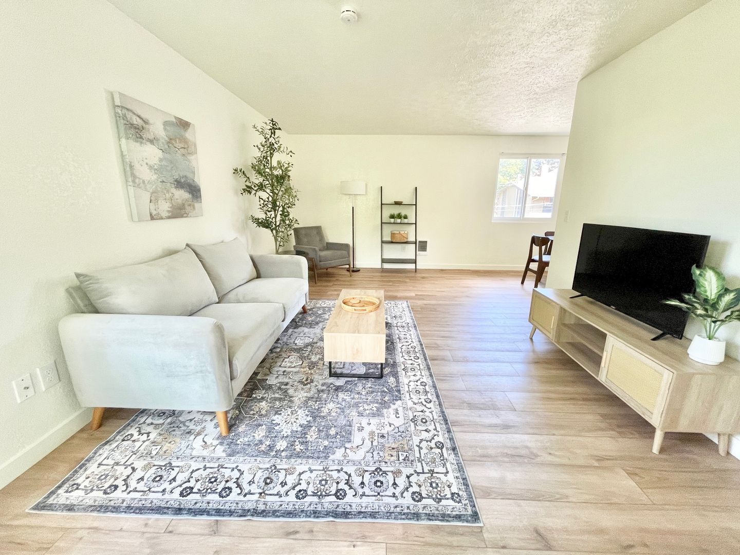 1110 W Tenth Ave unit #4 (STR) – photo 3