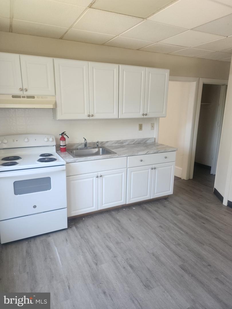 203 W McNeal St unit APT. #1 – photo 1