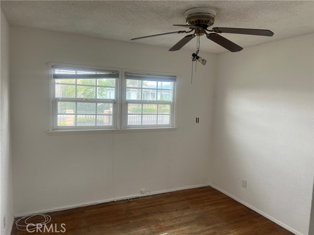543 Flores St N – photo 5