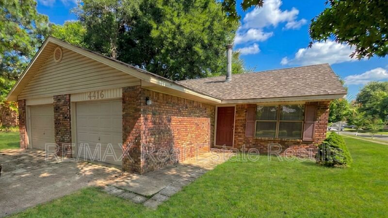 4416 Acoma St – photo 2