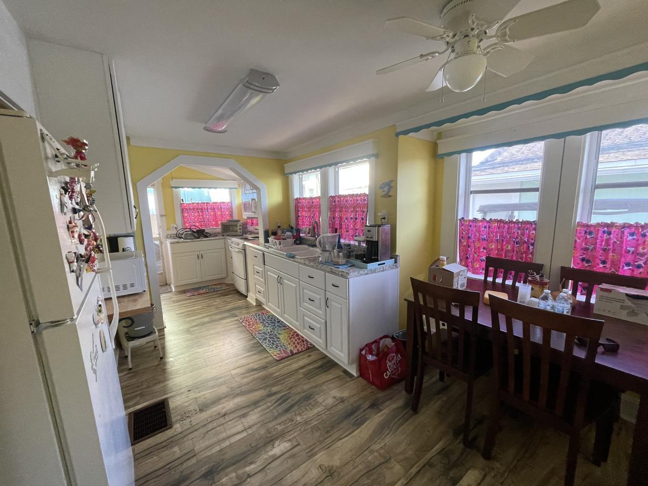 8 Columbia St – photo 3