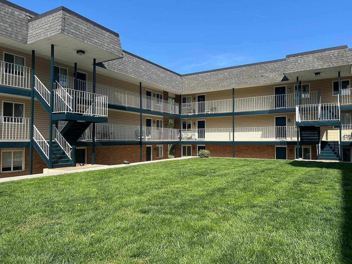 The Oak Grove Village Apartments – photo 4