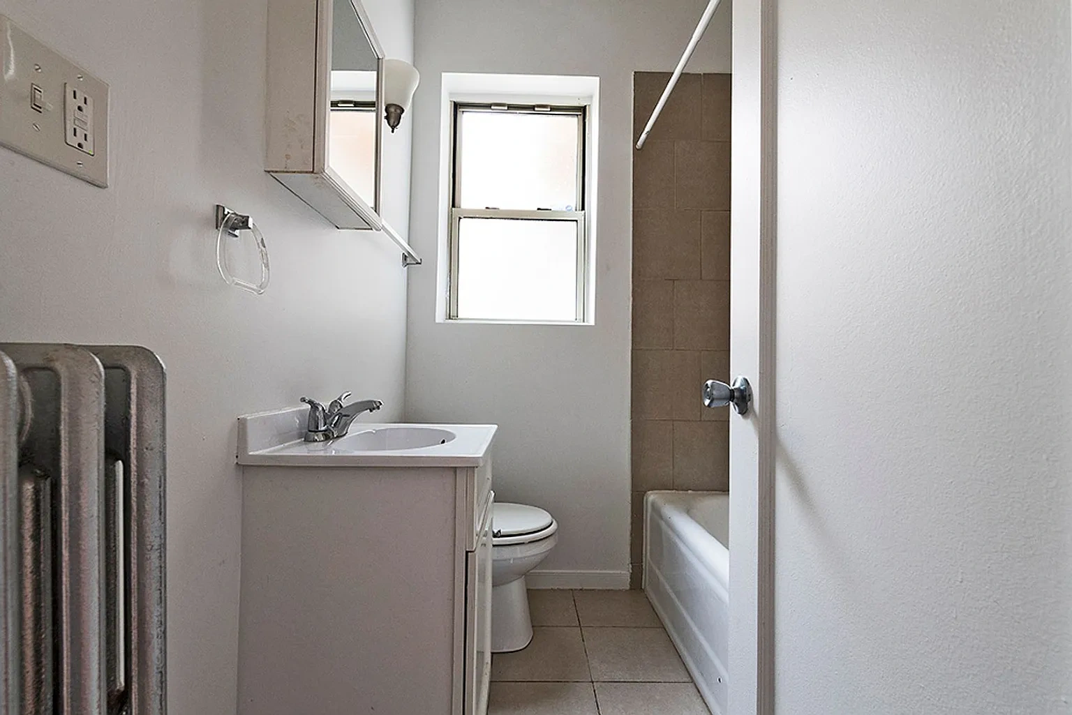 222 E 109th – photo 2