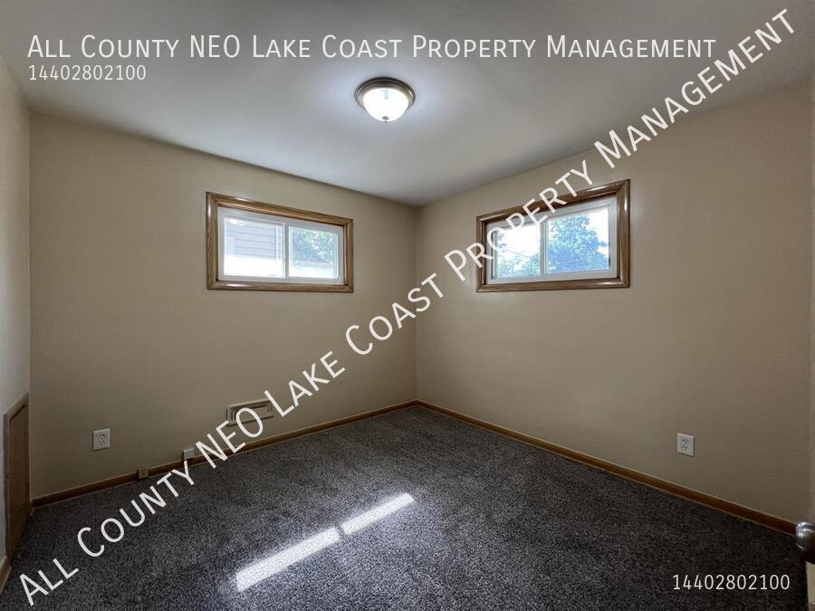 8017 Fernhill Ave – photo 4