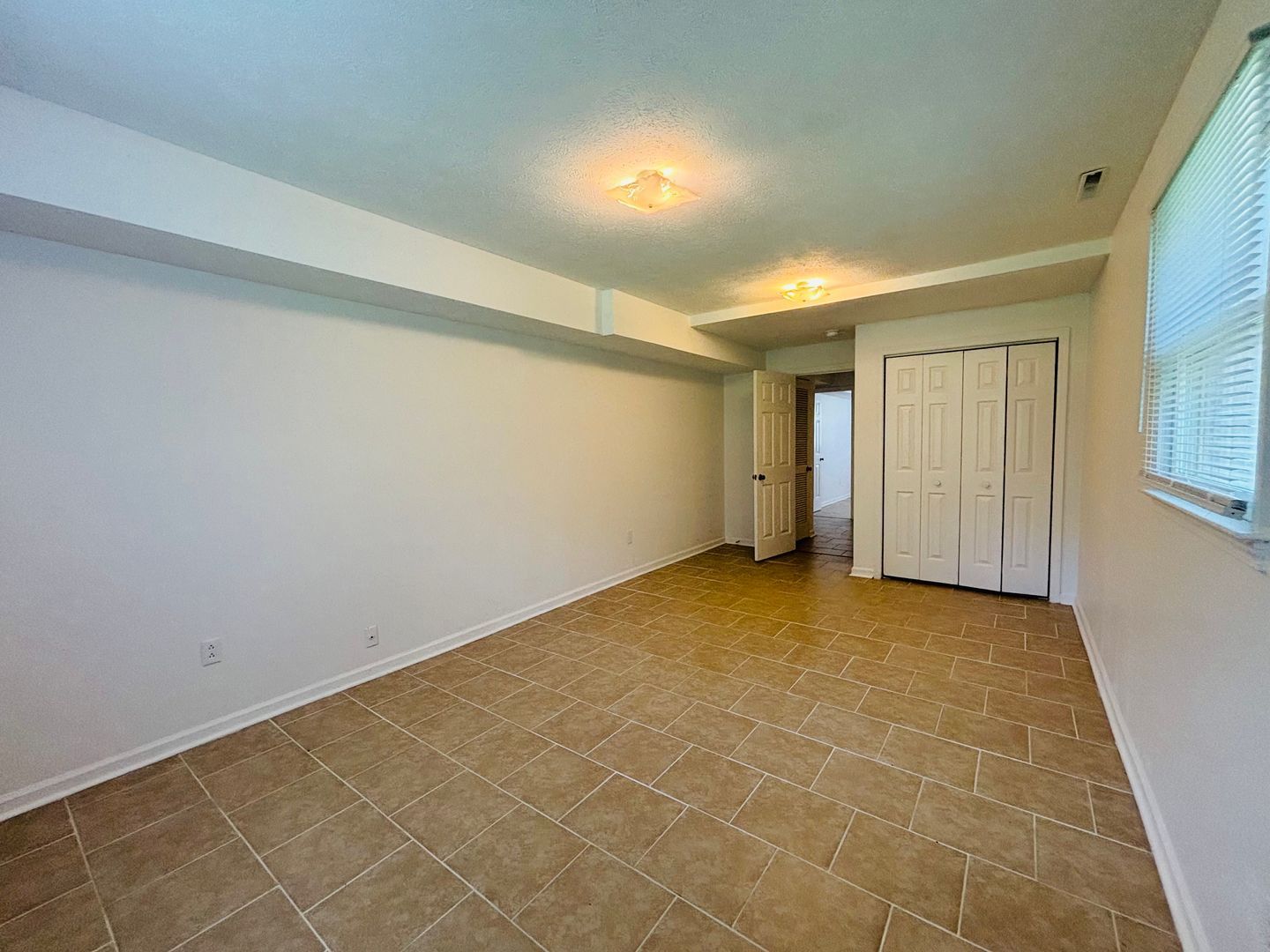 306 Woodbine Dr – photo 2