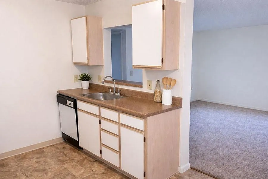 TIMBER RIDGE APARTMENTS – photo 4