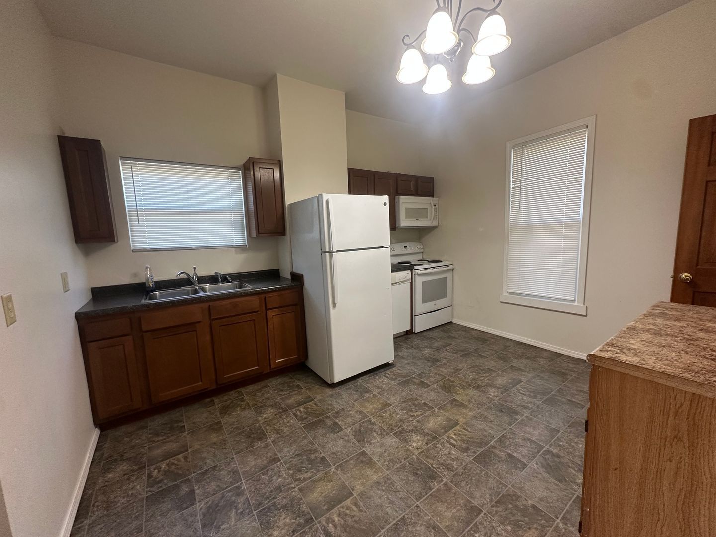 1607 N Roosevelt Ave – photo 5