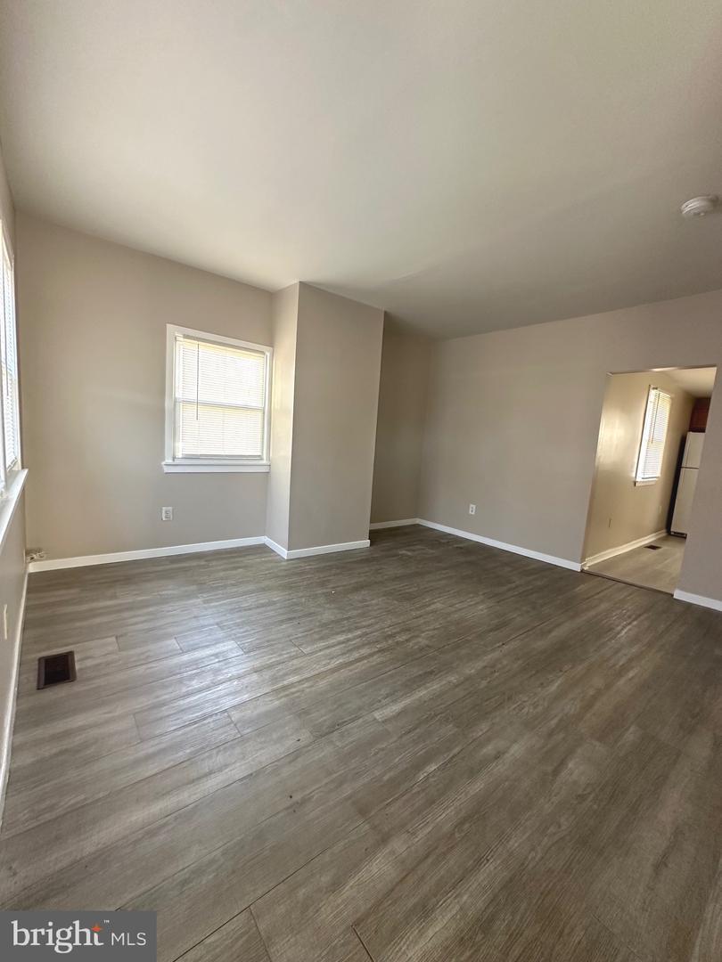 14 Williams St – photo 4