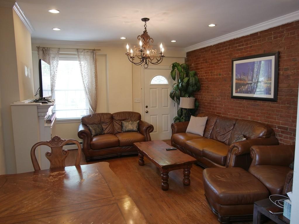 32 Warwick St unit 0 – photo 2