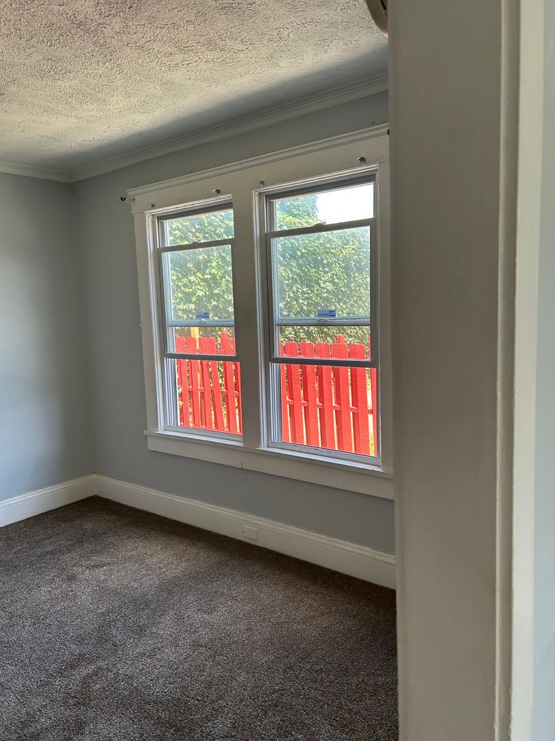 9505 Sladden Ave – photo 5
