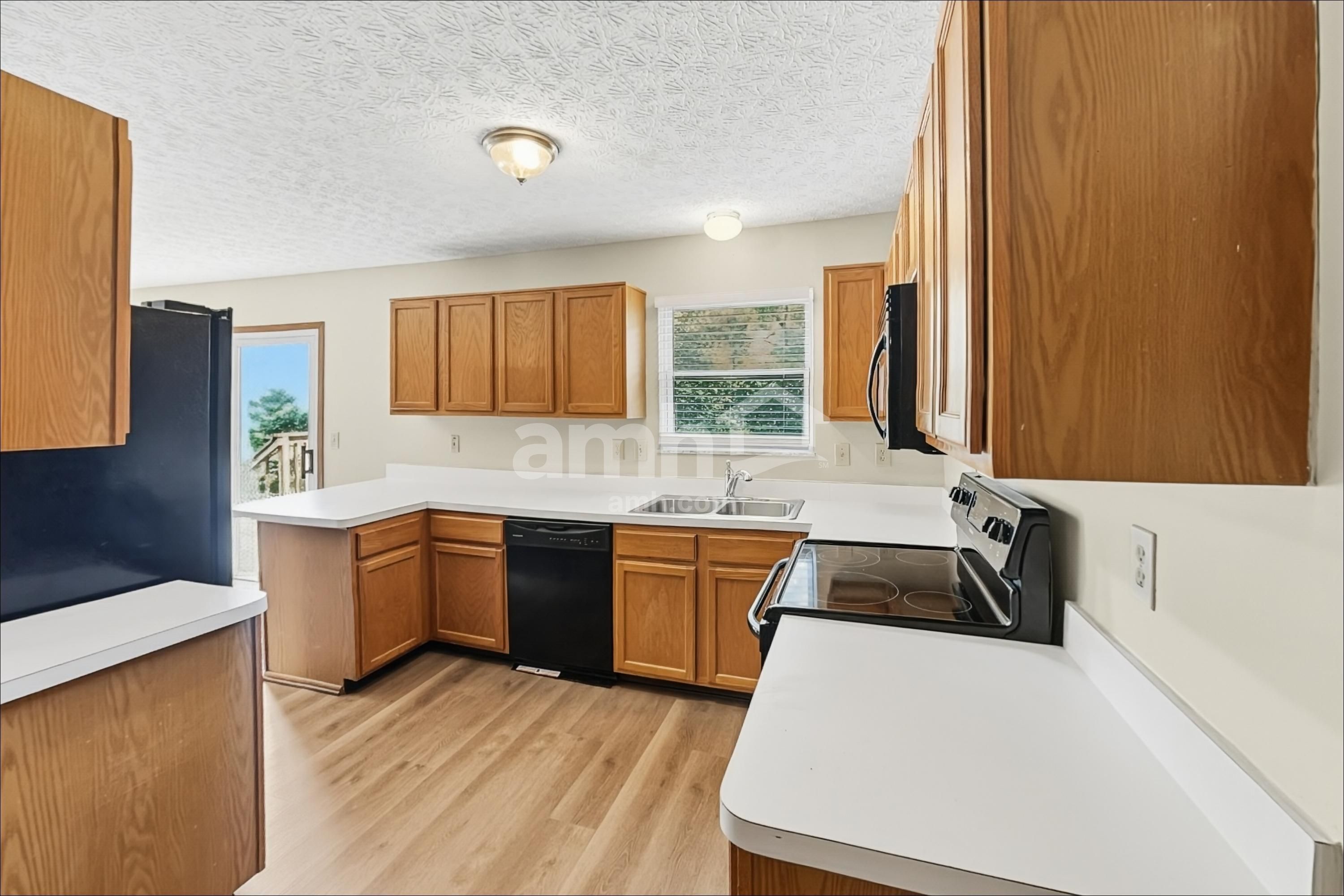 2000 Manley Way – photo 3
