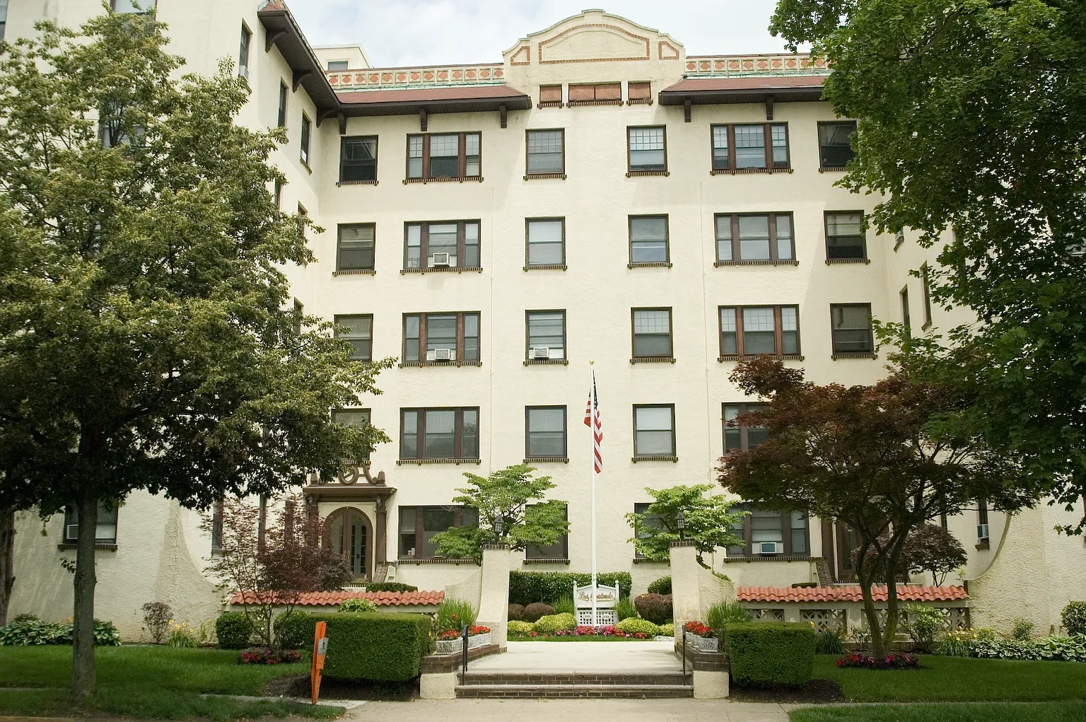 Les Gertrude Apartments – photo 2
