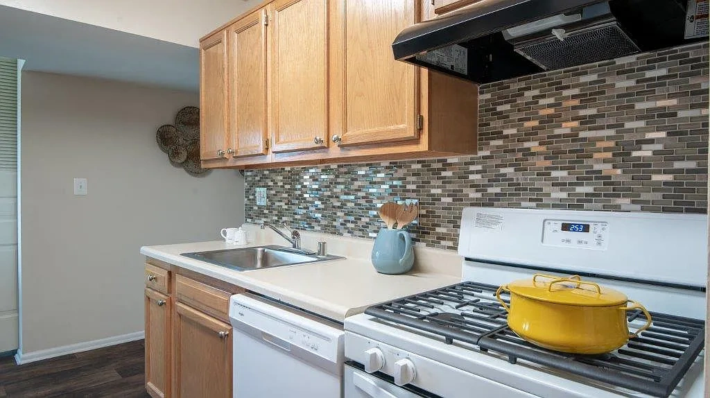 Carriage Hill Apartment Homes – photo 2