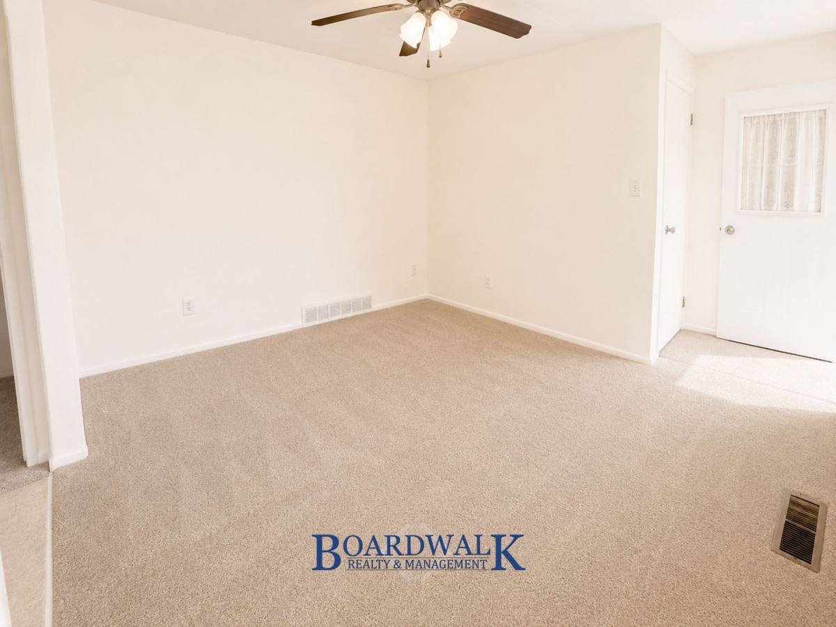 197 N Pinehurst Ave – photo 4