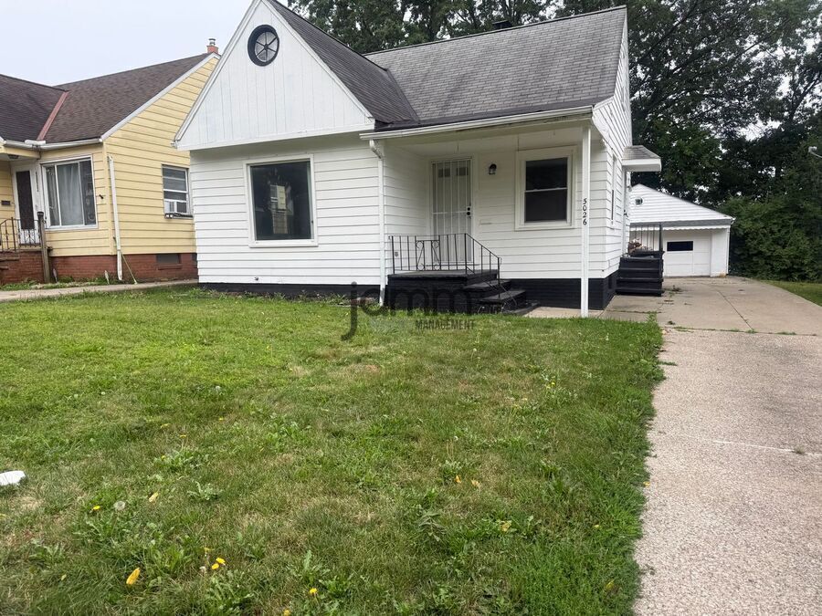 5026 E 86th St – photo 1