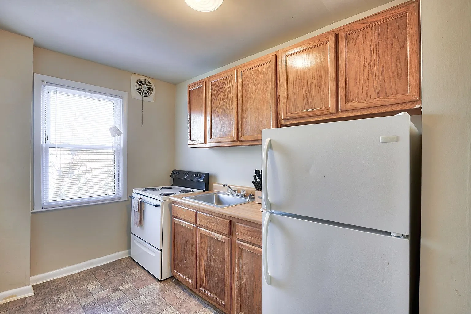 Caral Gardens Apartments and Townhomes – photo 4