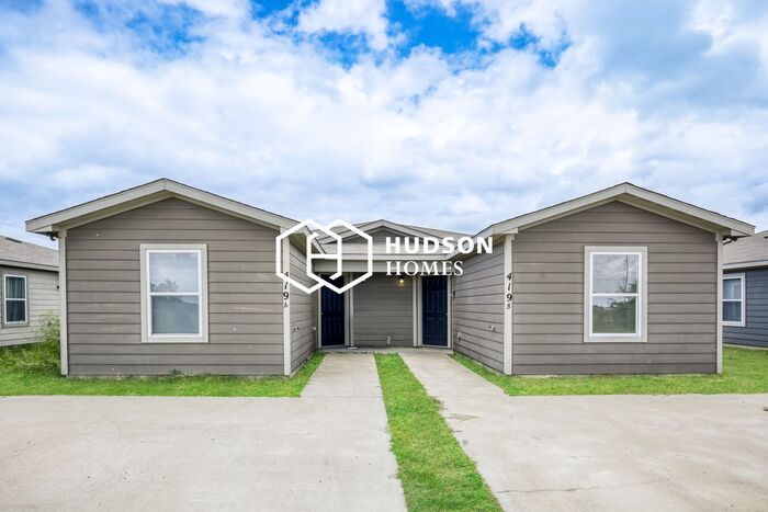 419 County Line Rd unit B – photo 1