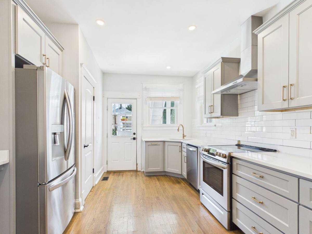 3011 Hanes Ave unit 1 – photo 1