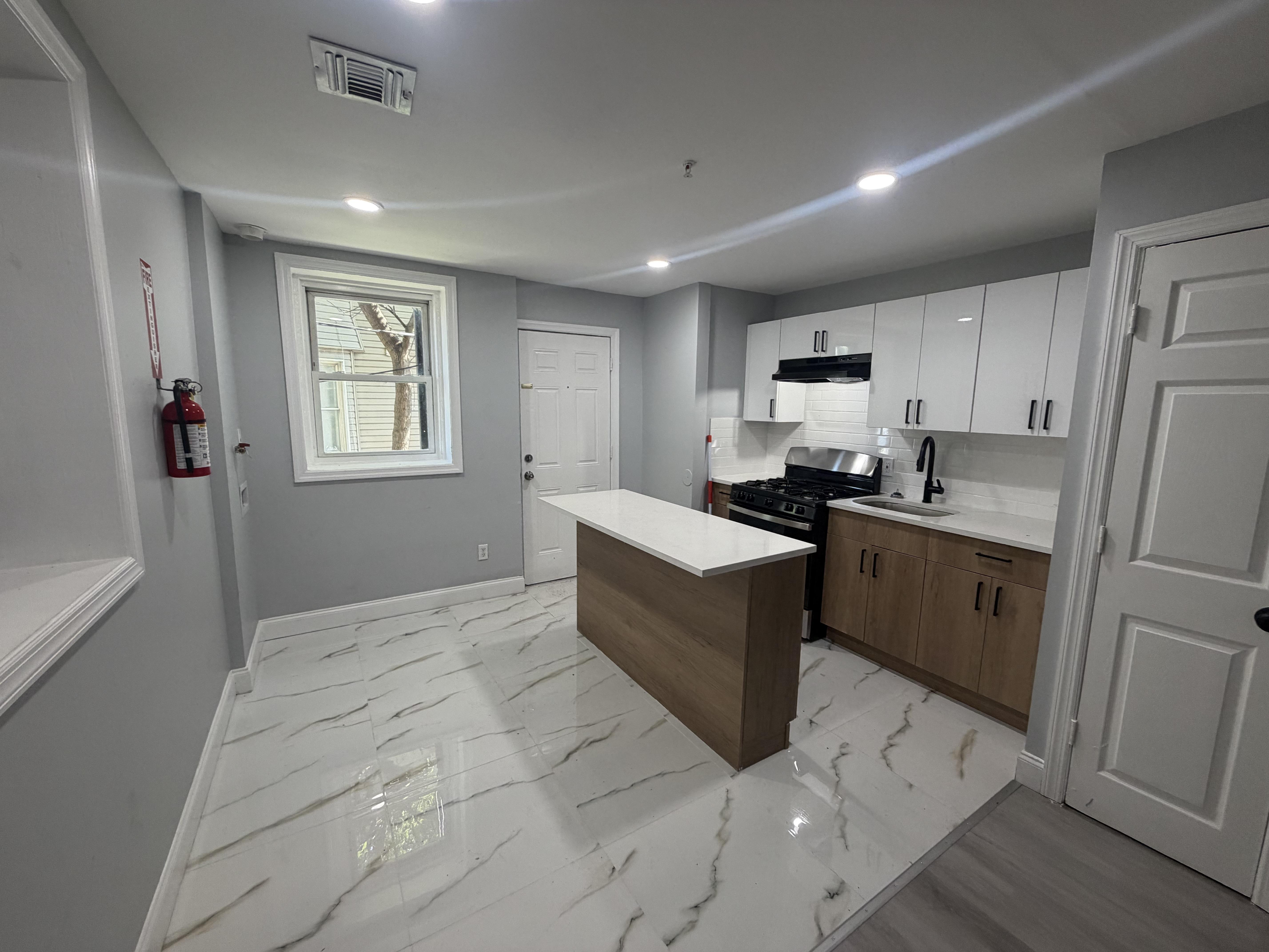 96 Eaton Pl unit 1L – photo 1