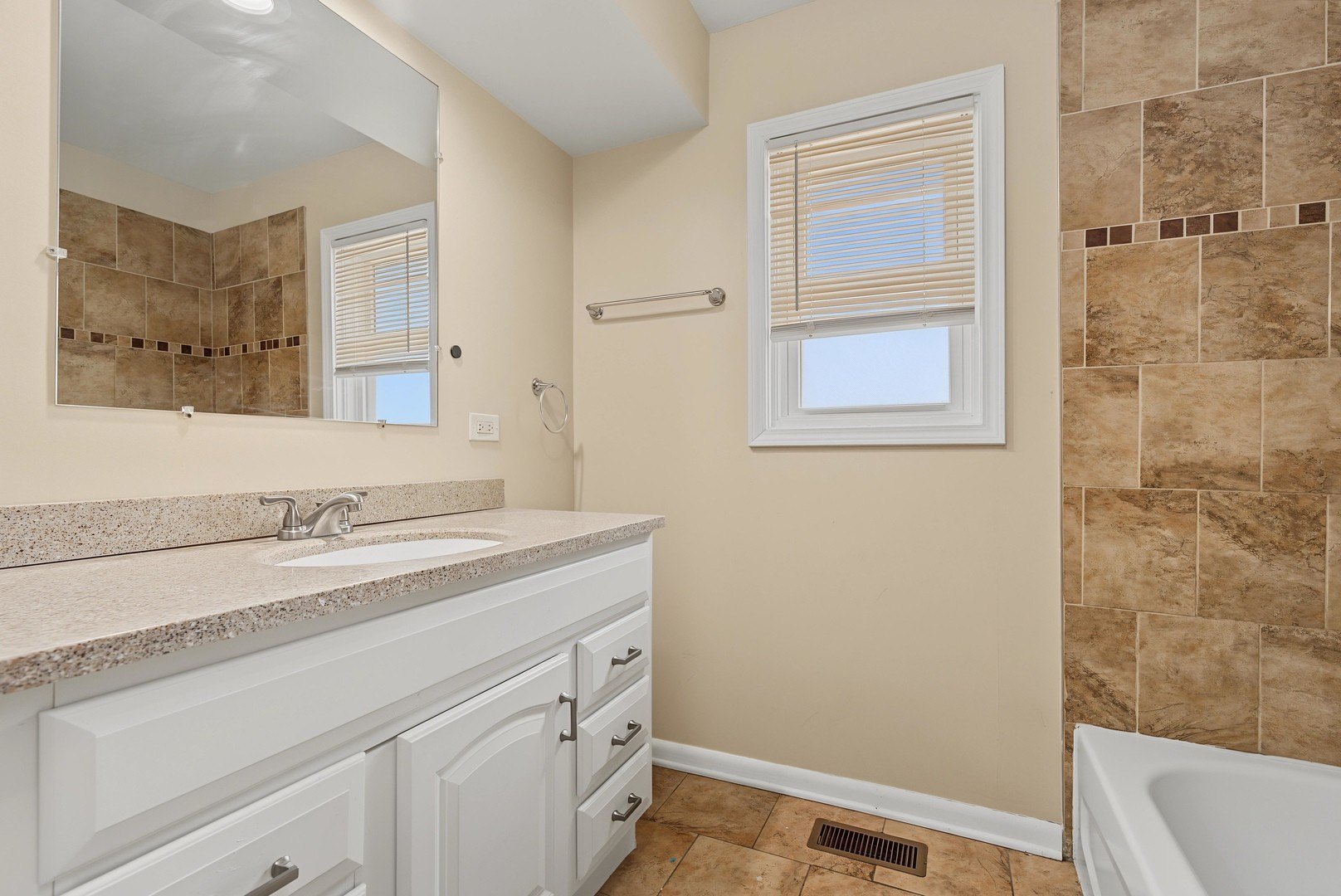 2826 186th St – photo 5