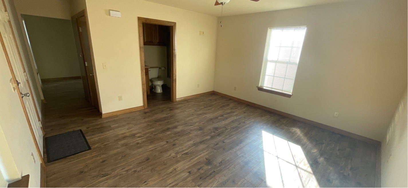 312 W Main St – photo 1
