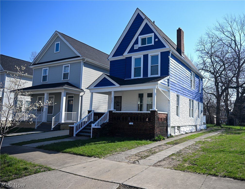 2221 E 97th St – photo 2