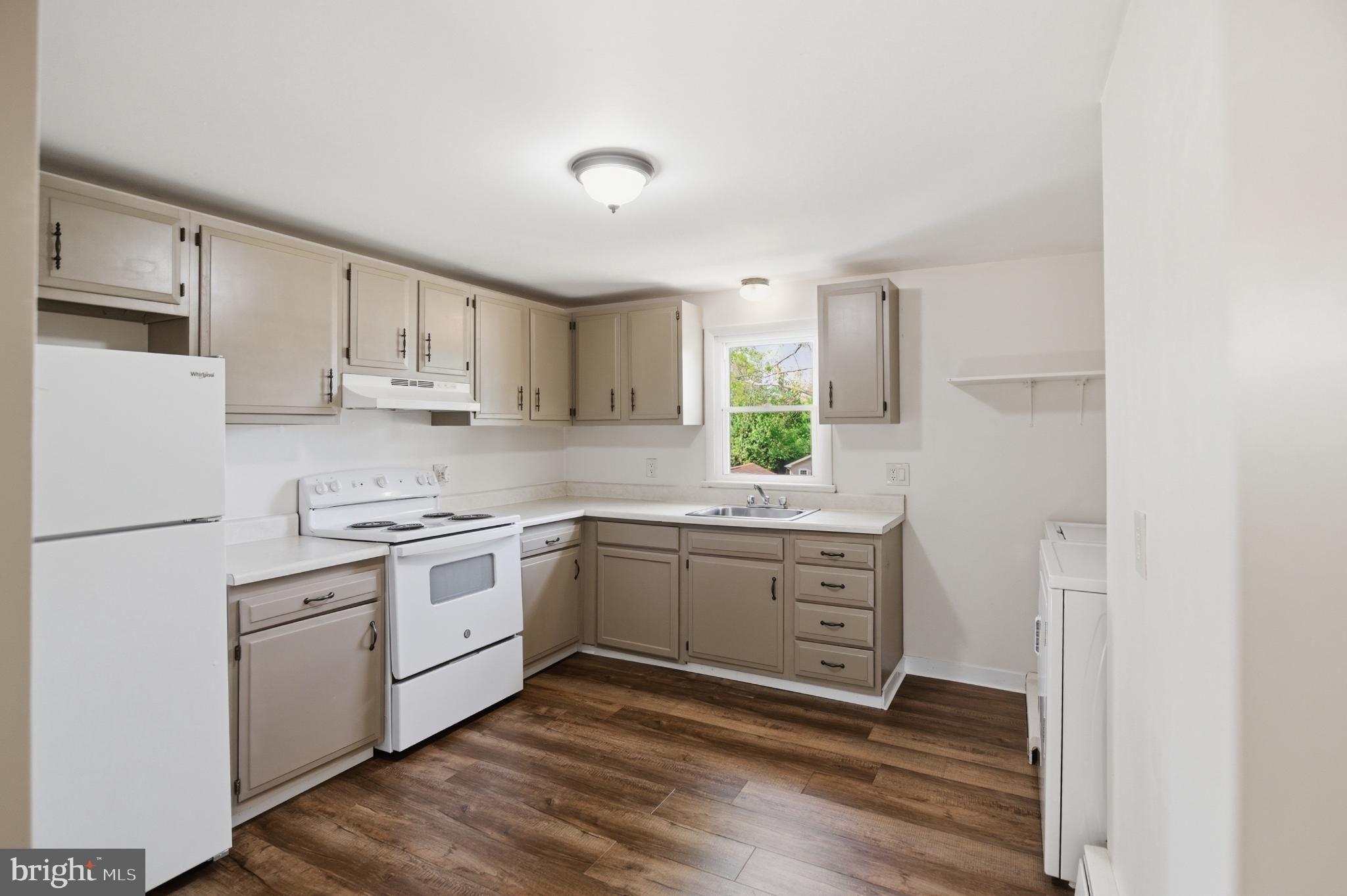 1130 E Park Ave #B – photo 3