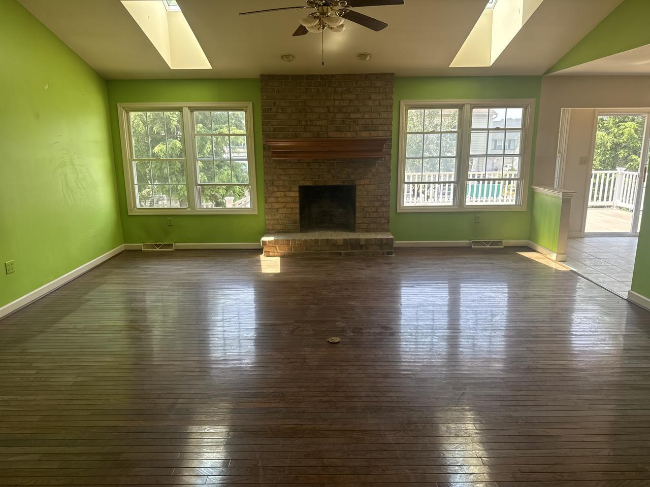 1006 Leanne St – photo 4