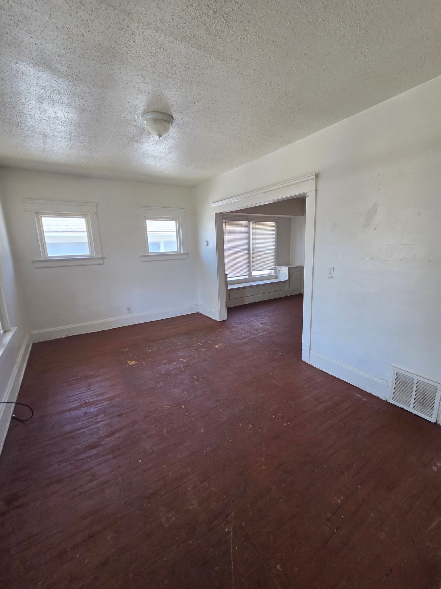 11807 Honeydale Ave unit 2 – photo 2