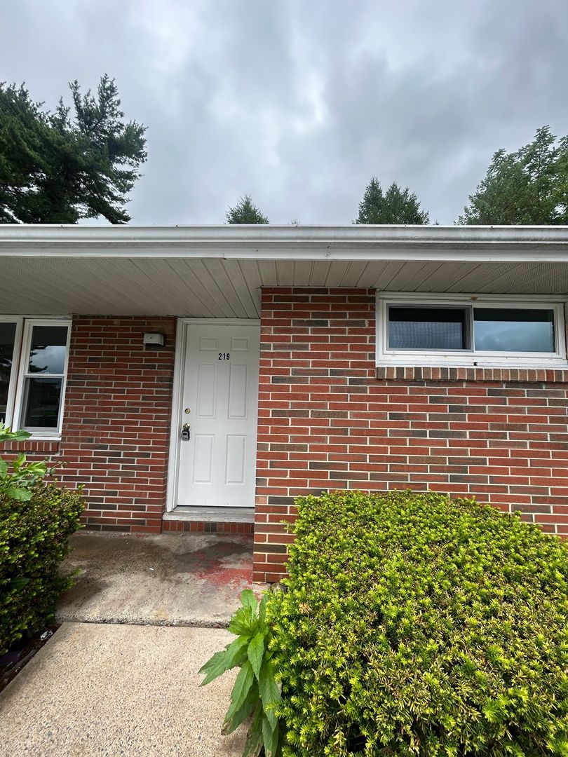 219 Johnson Terrace – photo 1