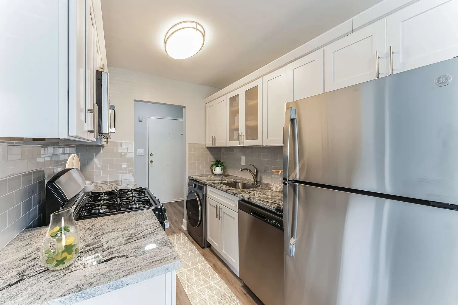Mid Island Apartments – photo 2