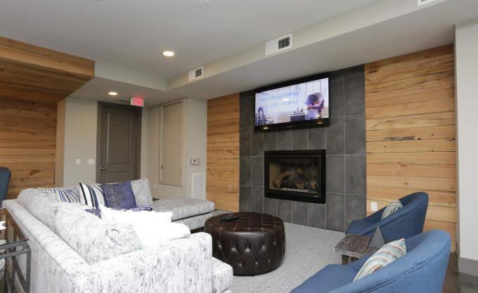 1207 N Durham Dr – photo 2