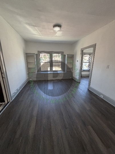 2002 Chesterland Ave unit 4 – photo 2