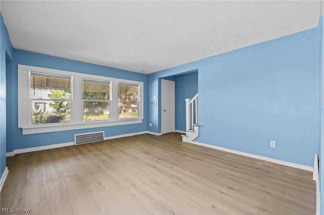1469 E 250th St – photo 5
