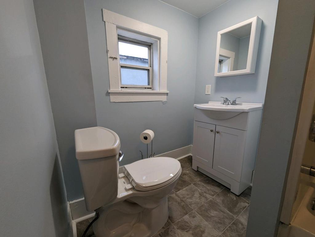 1231 E Main St – photo 4