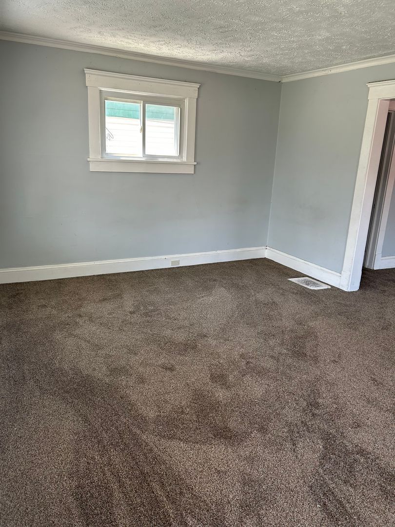 9505 Sladden Ave – photo 1