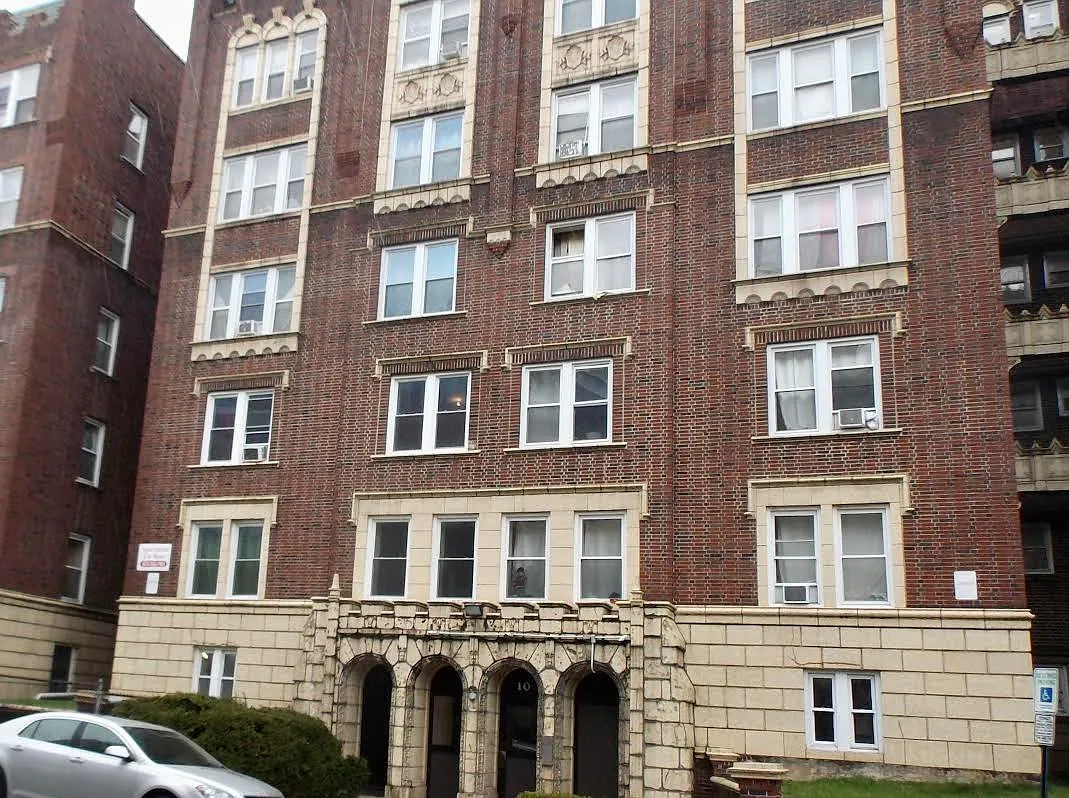 10-38th Street – photo 1